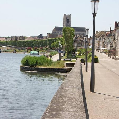 Maisonnette Au 15 Auxerre Buitenkant foto